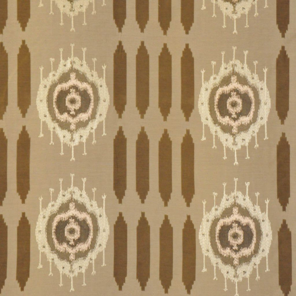 47SR S44 by RM CoCo Fabric Luxe prior to 5/1/2017 53% Linen 18% Silk 21% Viscose 8% Polyester See Sample 0 Horizontal: 12.7910.43 54  - Fabric Carolina -