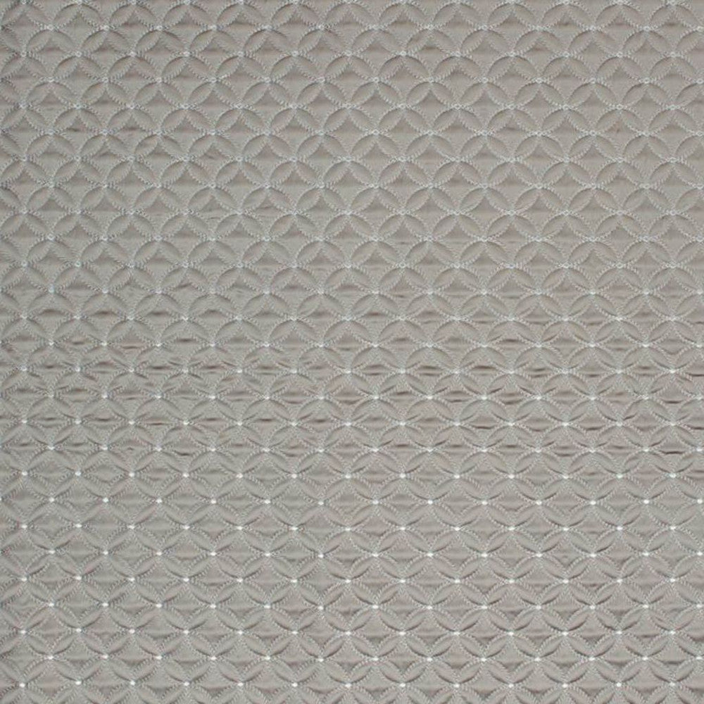 Quilting Bee Platinum by RM CoCo Fabric 2017 Spring Luxe Collection 50.5% Cotton 49.5% Polyester See Sample 0 Horizontal: 2.322.36 54  - Fabric Carolina -