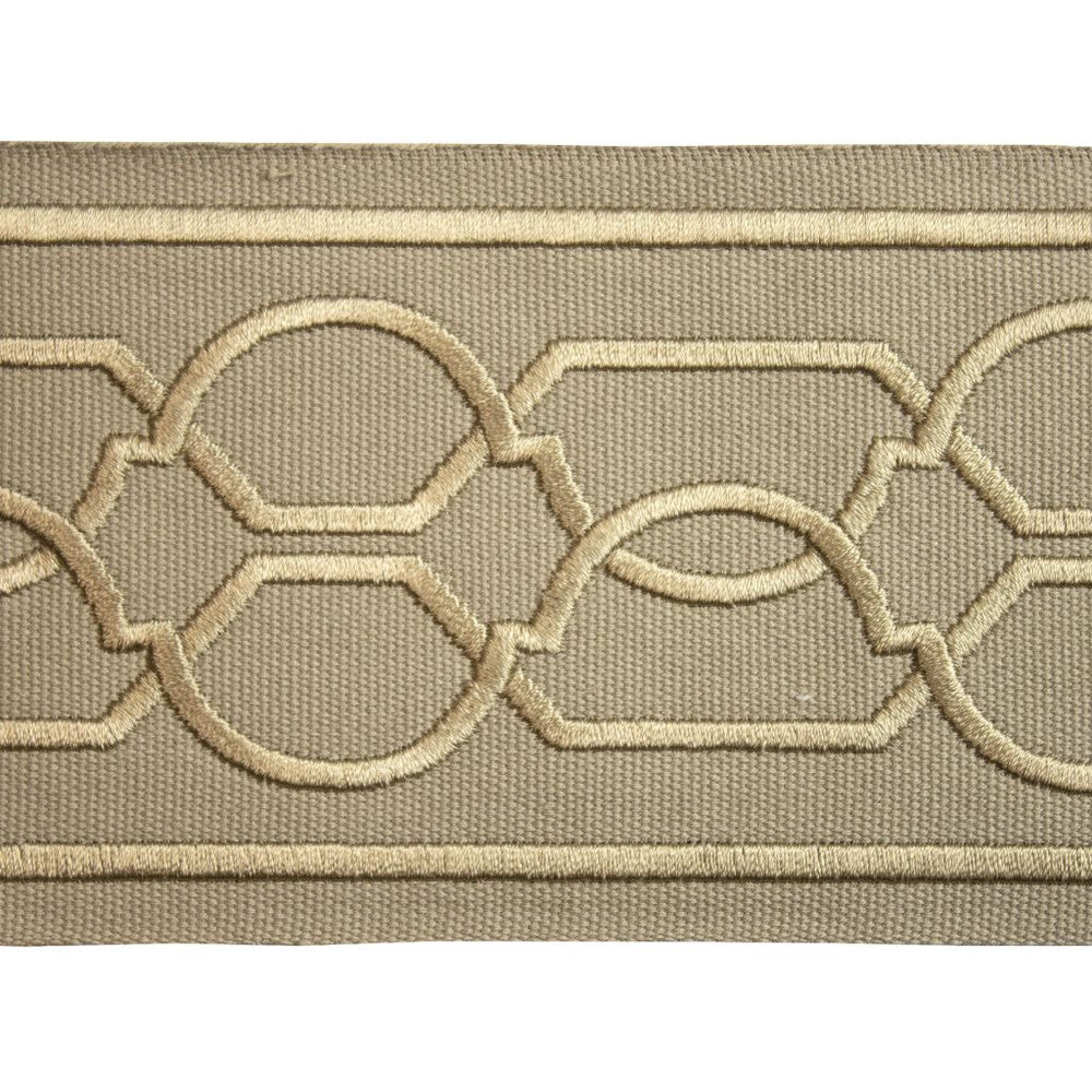 BD118 Border 4" Hazelnut by RM CoCo Trim Creative Threads II 100% Cotton Base 100% Rayon Embroidery See Sample 0 Horizontal: 4 and Vertical: 3.75 4 - Fabric Carolina -