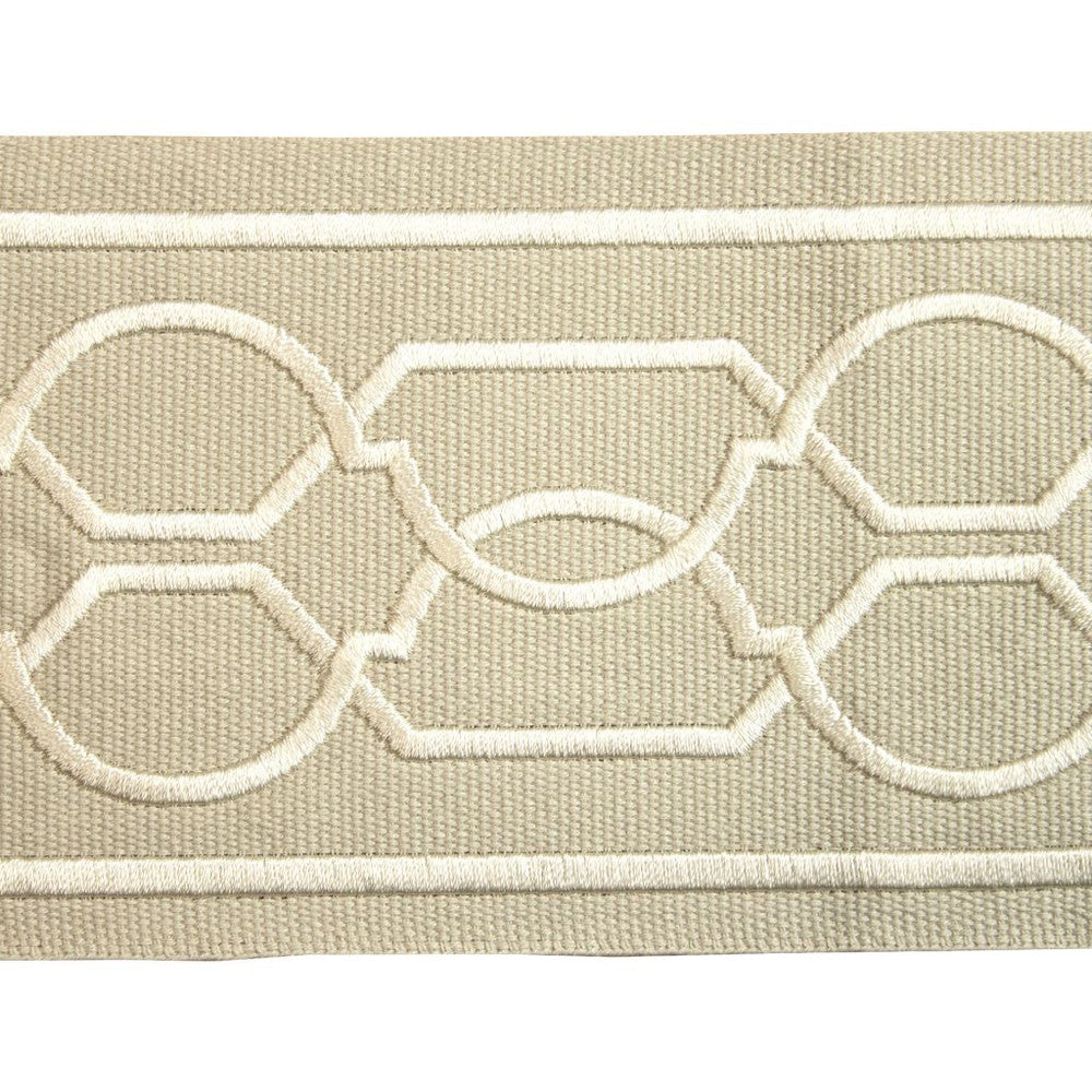 BD118 Border 4" Sandstone by RM CoCo Trim Creative Threads II 100% Cotton Base 100% Rayon Embroidery See Sample 0 Horizontal: 4 and Vertical: 3.75 4 - Fabric Carolina -