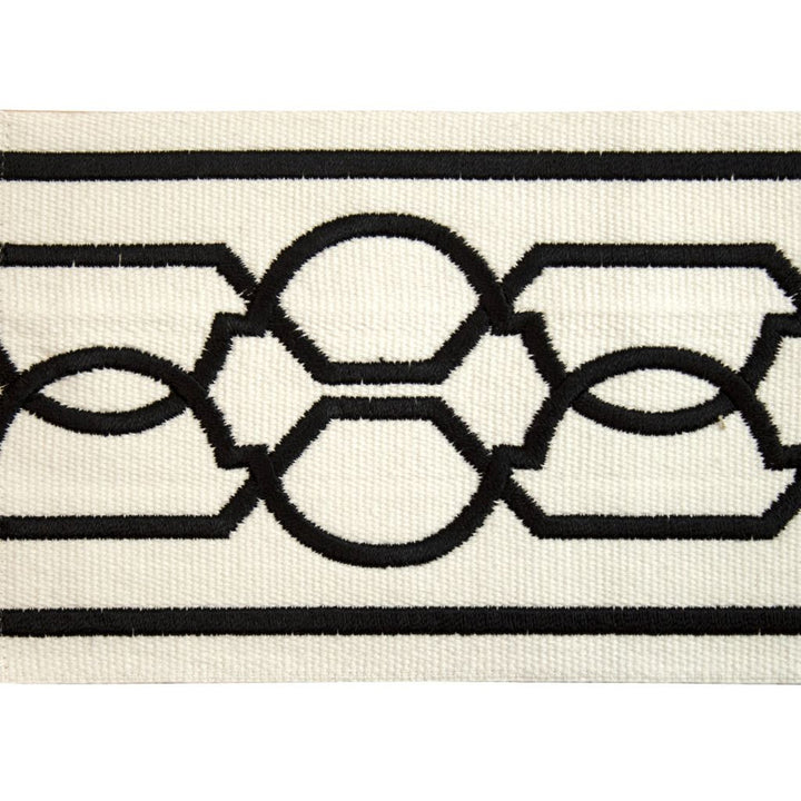 BD118 Border 4" Domino by RM CoCo Trim Creative Threads II 100% Cotton Base 100% Rayon Embroidery See Sample 0 Horizontal: 4 and Vertical: 3.75 4 - Fabric Carolina -