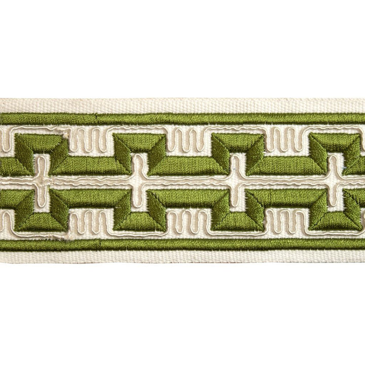 BD123 Border 2.5" Basil by RM CoCo Trim Creative Threads III 100% Cotton Base 100% Rayon Embroidery See Sample 0 Horizontal: 4 and Vertical: 1.5 2.5 - Fabric Carolina -