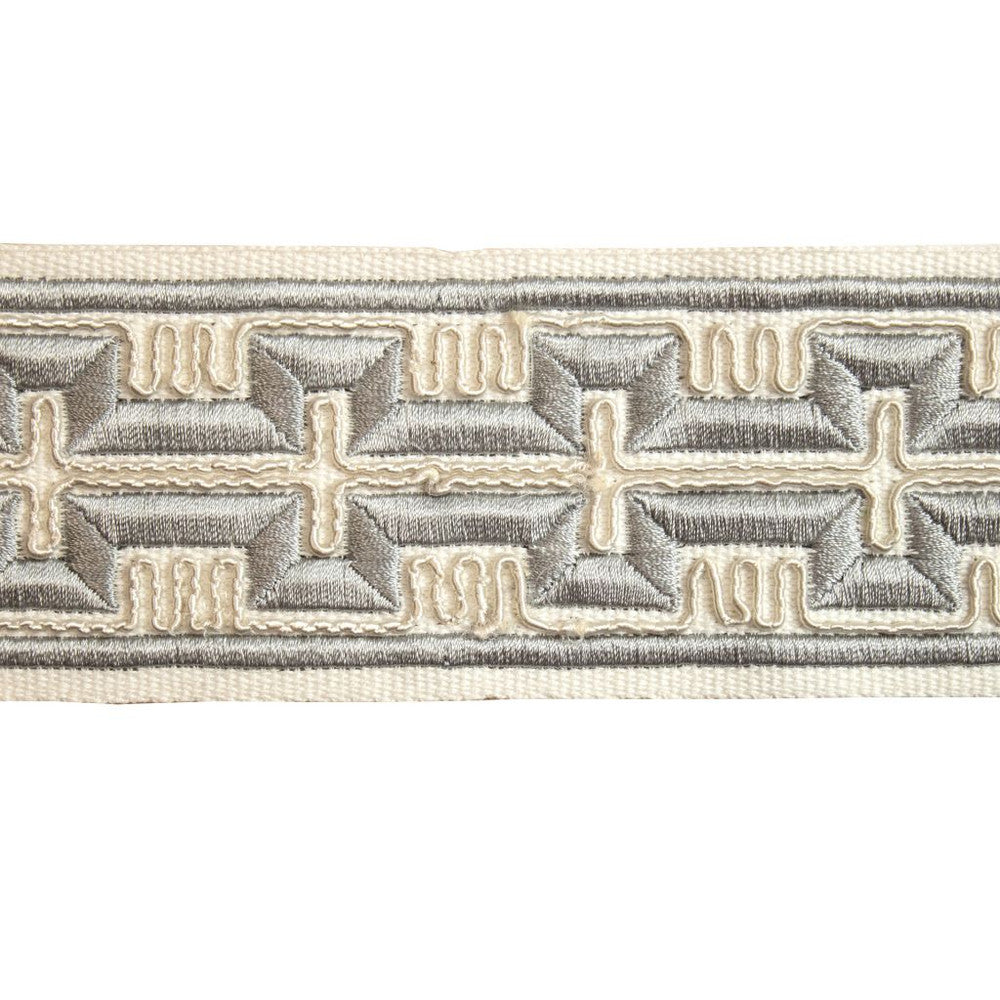BD123 Border 2.5" Mist by RM CoCo Trim Creative Threads III 100% Cotton Base 100% Rayon Embroidery See Sample 0 Horizontal: 4 and Vertical: 1.5 2.5 - Fabric Carolina -