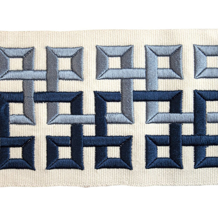 BD127 Border 4" Britannia by RM CoCo Trim Creative Threads III 100% Cotton Base 100% Rayon Embroidery See Sample 0 Horizontal: 4 and Vertical: 2.5 4 - Fabric Carolina -