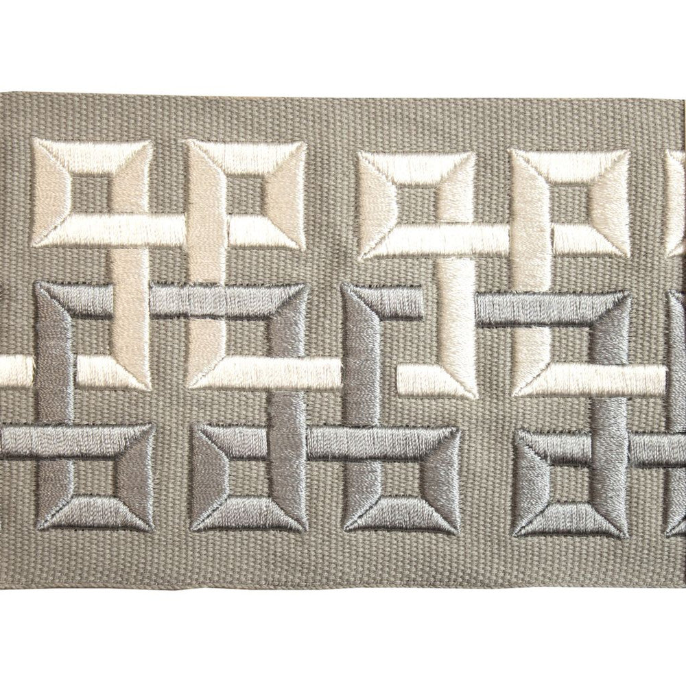 BD127 Border 4" Dusk by RM CoCo Trim Creative Threads III 100% Cotton Base 100% Rayon Embroidery See Sample 0 Horizontal: 4 and Vertical: 2.5 4 - Fabric Carolina -