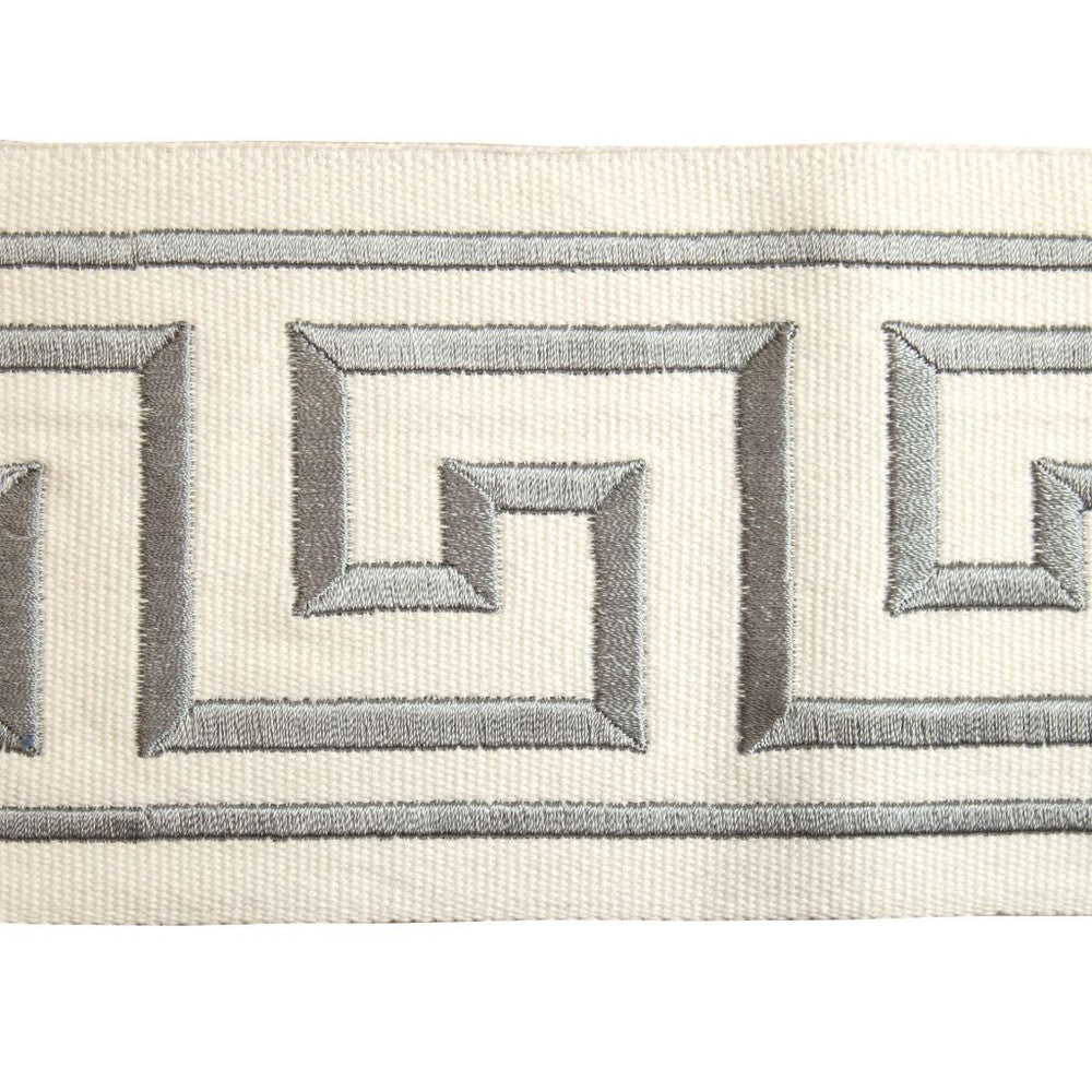 BD130 Border 4" Stardust by RM CoCo Trim Creative Threads IV 100% Cotton Base 100% Rayon Embroidery See Sample 0 Horizontal: 4 and Vertical: 3 4 - Fabric Carolina -