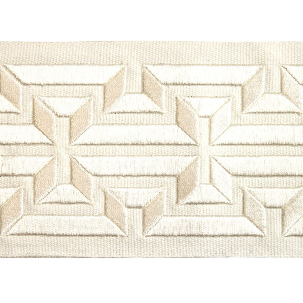 BD132 Border 4" White Cap by RM CoCo Trim Creative Threads IV 100% Cotton Base 100% Rayon Embroidery See Sample 0 Horizontal: 4 and Vertical: 2.5 4 - Fabric Carolina -