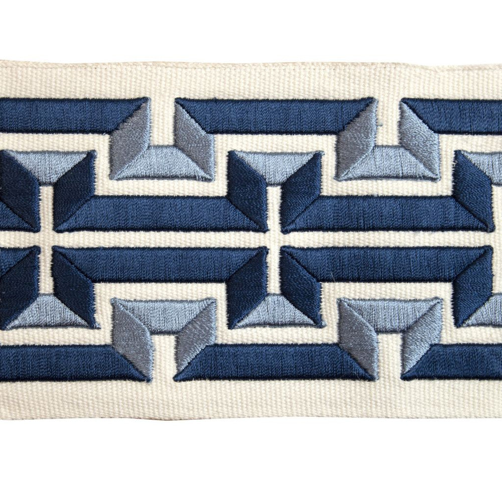 BD132 Border 4" Britannia by RM CoCo Trim Creative Threads IV 100% Cotton Base 100% Rayon Embroidery See Sample 0 Horizontal: 4 and Vertical: 2.5 4 - Fabric Carolina -