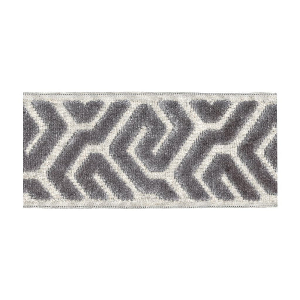 BD134 Border 3.5" Thunder by RM CoCo Trim Creative Threads VI 58% Rayon 31% Polyester 11% Linen See Sample 0 Horizontal: 3.5 and Vertical: 4 3.5 - Fabric Carolina -