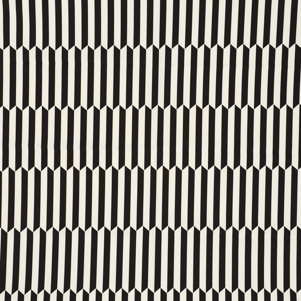 Maxwell Ii Black 176721 by Schumacher Fabric ESSENTIALS: INDOOR/OUTDOOR PRINTS & WOVENS See Sample UNITED STATES OF AMERICA - </p><p>Repeat: Horizontal: 6" (15CM) and Vertical: 18" (46CM) 54" (137CM) - Fabric Carolina -