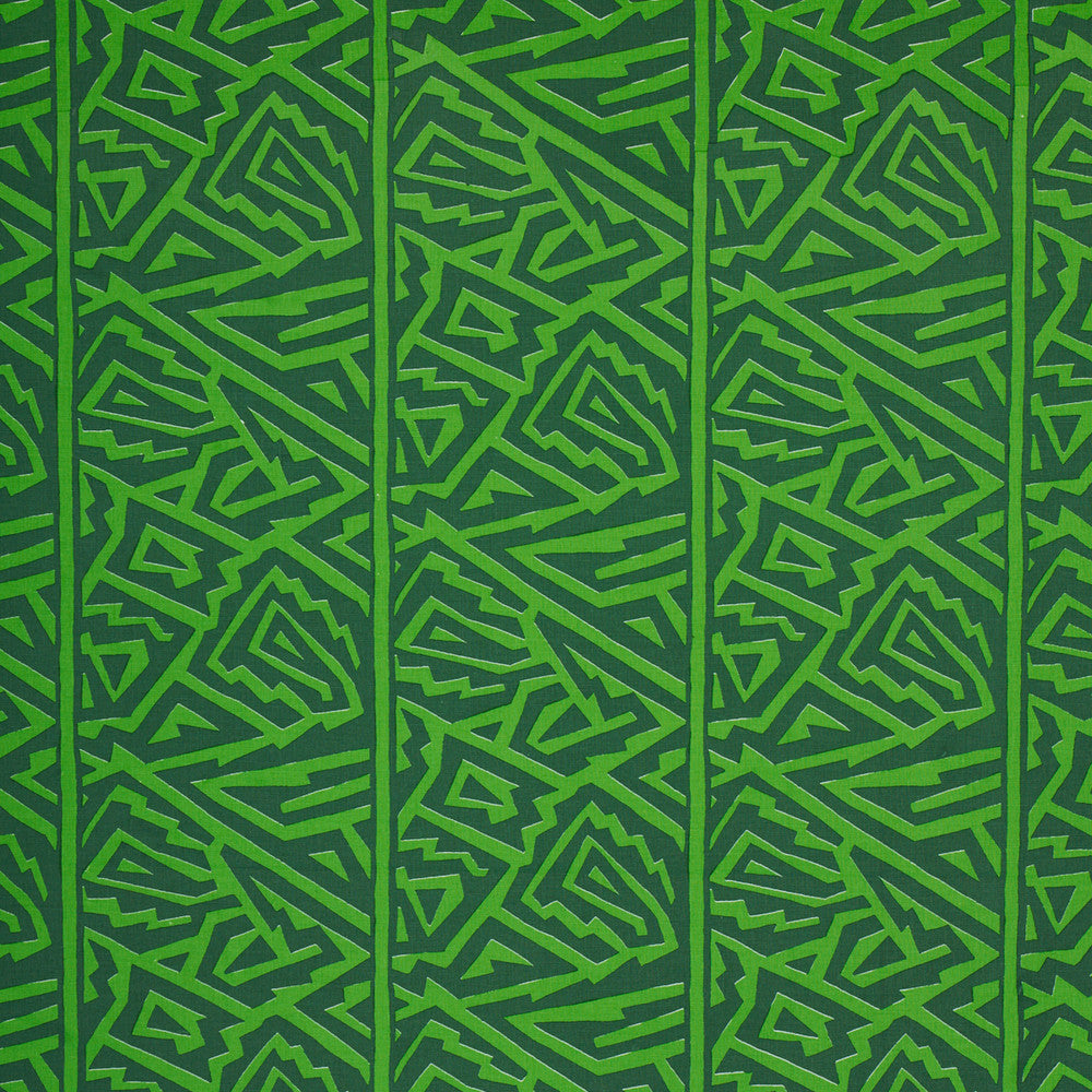 Jagged Maze Green 180323 by Schumacher Fabric Schumacher Fabric Jagged Maze Green 180323Fabric COTTON 100% INDIA </p><p>Repeat: H: HORZ. 7 5/7" (20CM), V: VERT. 11 3/4" (30CM) 54" (137CM) - Fabric Carolina -