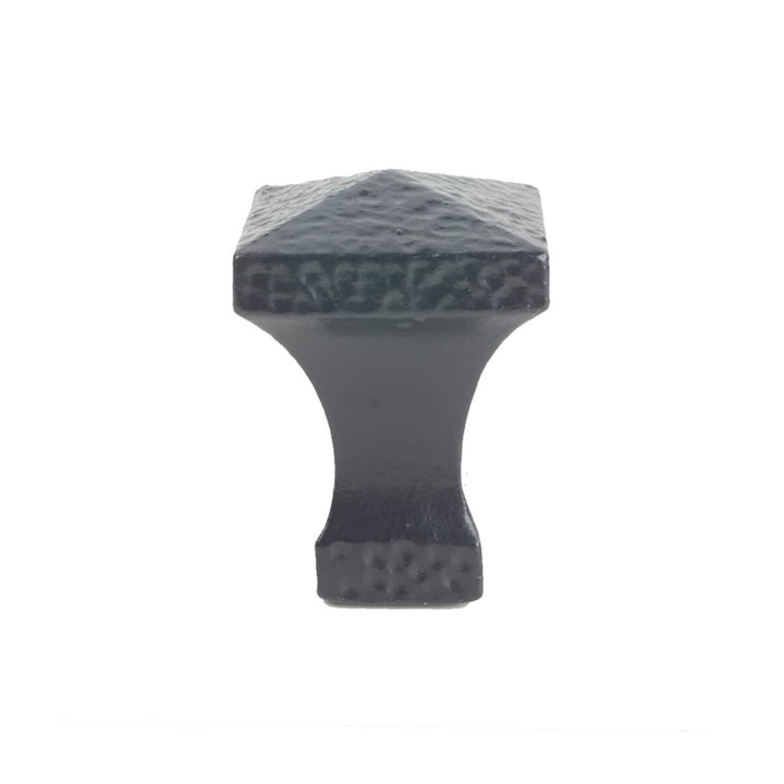 Knob Finial 1 Black by Stout Hardware Stout Hardware Knob Finial 1 BlackHardware 1/2 INCH METAL Fabric HARDWARE - IRRESISTIBLE USA </p><p>Repeat: H: , V: 0.5 in - Fabric Carolina -