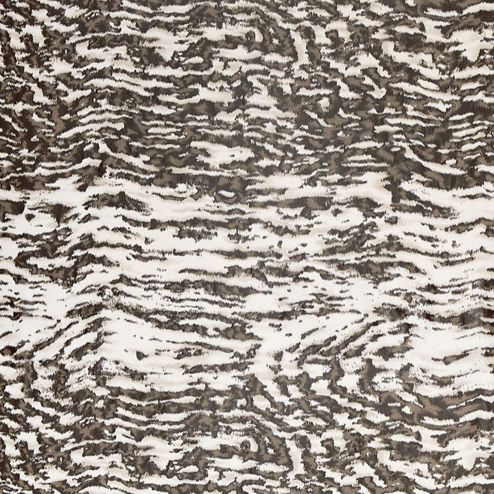 Serengeti Silk Black & White 2643850 by Schumacher Fabric DW-SPRING 2005 COLLECTION See Sample ITALY LIGHT DUTY </p><p>Repeat: Horizontal: 26 5/8" (68CM) and Vertical: 37 1/4" (95CM) 54" WIDE (137CM) - Fabric Carolina -