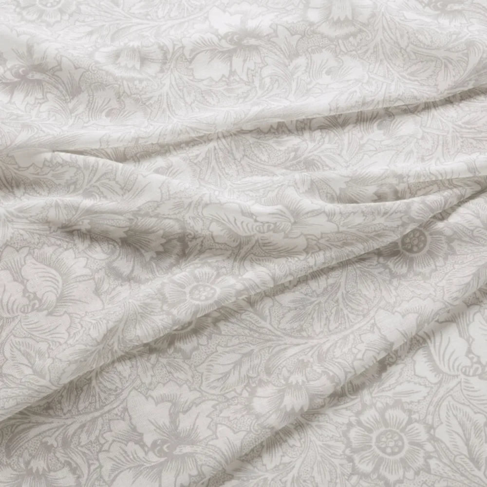 7924 Poppy Sheer 3 Smoke by Wmah Designer Fabric 7924 Poppy Sheer 3 Smoke by Wmah Fabric WILLIAM MORRIS AT HOME DOVECOTE VOL 1 52%COT 48%LIN Turkey Horizontal: 9 and Vertical: 14.5 118 in - Fabric Carolina -
