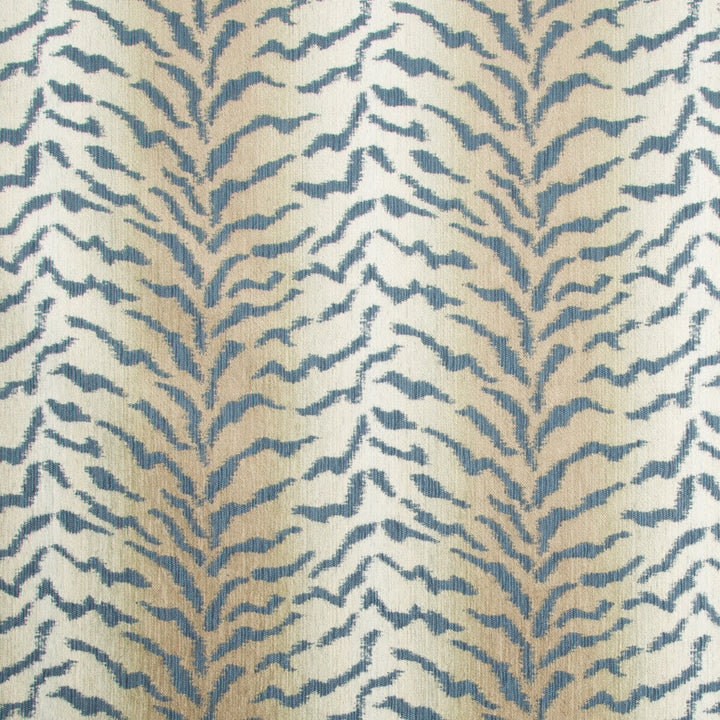 34715-15 by Kravet Design Designer Fabric GIS RAYON - 48%;POLYESTER - 39%;COTTON - 13% United States HEAVY Horizontal: 13.938 and Vertical: 14.063 55.5 - Swanky Fabrics -