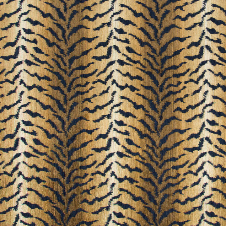 Kravet Design 35010-516 by Kravet Design Fabric Kravet Design Fabric Kravet Design 35010-516Fabric PERFORMANCE CRYPTON HOME RAYON - 48%;POLYESTER - 39%;COTTON - 13% United States </p><p>Repeat: H: 13.938, V: 14 55.5 - Fabric Carolina -
