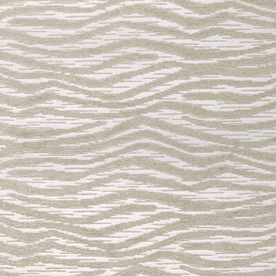 Kravet Couture Upholstery 36899.11.0 Upholstery COTTON - 41%;VISCOSE - 38%;LINEN - 16%;POLYACRYLIC - 4%;POLYESTER - 1% Belgium </p><p>Repeat: H: , V: 27.5 21 - My Fabric Connection -