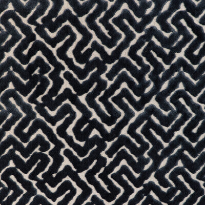 Kravet Design Upholstery 37100.5.0 Upholstery VISCOSE - 50%;POLYESTER - 33%;LINEN - 17% Turkiye </p><p>Repeat: H: , V: 27.5 21 - My Fabric Connection -