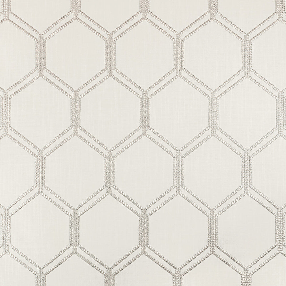 Kravet Basics 4686-1 by Kravet Basics Fabric Kravet Basics Fabric Kravet Basics 4686-1Fabric COTTON - 73%;POLYESTER - 27% India </p><p>Repeat: H: 5.375, V: 9.25 54 - Fabric Carolina -