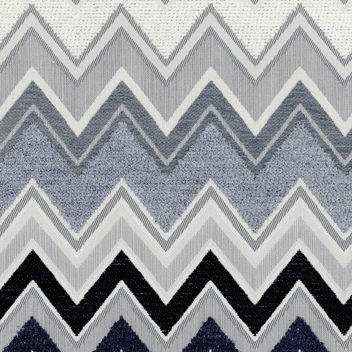 Zenyatta Mondatta Noir & Blanc 54792 by Schumacher Fabric CHROMA SP14 COTTON 48% ACRYLIC 26% ITALY MARTINDALE 18,000 </p><p>Repeat: Horizontal: 2 3/4" (7CM) and Vertical: 13 3/4" (35CM) 54 - Fabric Carolina -