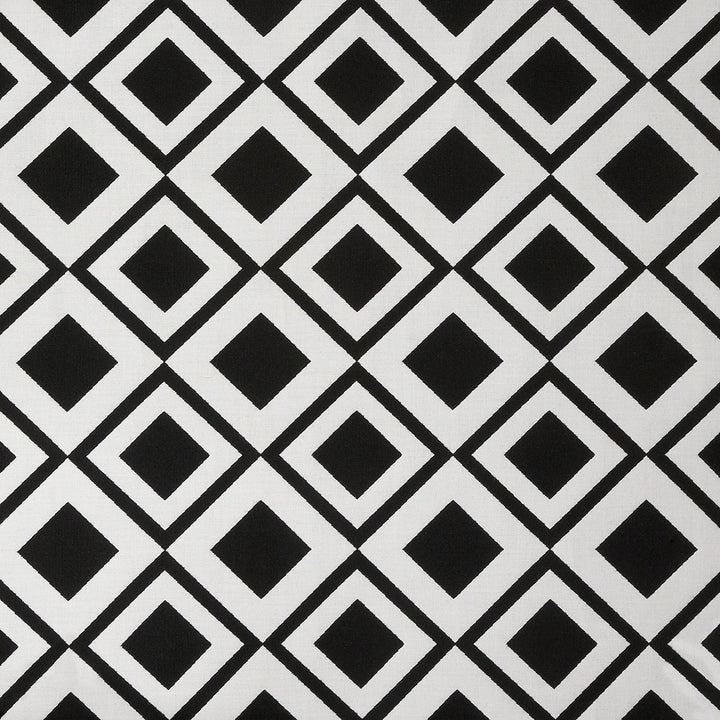 45889-0009 Savvy Onyx by Sunbrella Fabric Sunbrella Fusion Sunbrella® Acrylic, Sunbrella® Polyester USA or Imported 5-Year Horizontal: 7.1 in. and Vertical: 7 in. 54 in. - Fabric Carolina -