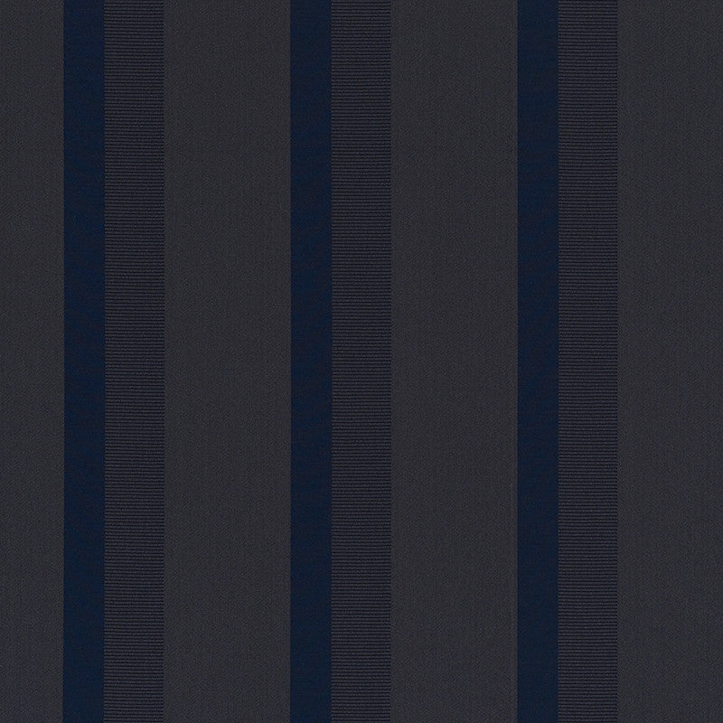 Elise Midnight 72300 by Schumacher Fabric French-Revolution 71% Cotton, 29% Silk Martindale 10,000 Horizontal: 4.5 and Vertical: - 55 - Fabric Carolina -