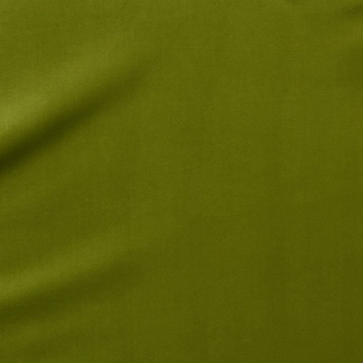 Empress Performance Velvet Leaf 74116 by Schumacher Fabric PERFECT BASICS: EMPRESS VELVET POLYESTER 100% CHINA MARTINDALE 100,000 </p><p>Repeat: Horizontal: and Vertical: 57 - Fabric Carolina -