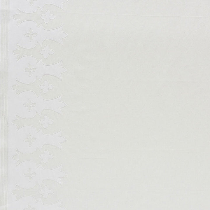 Bergama White & Ivory 74180 by Schumacher Fabric OTTOMAN CHIC See Sample INDIA - </p><p>Repeat: Horizontal: 52 3/4" (134CM) and Vertical: 5" (13CM) 52 3/4" (134CM) - Fabric Carolina -