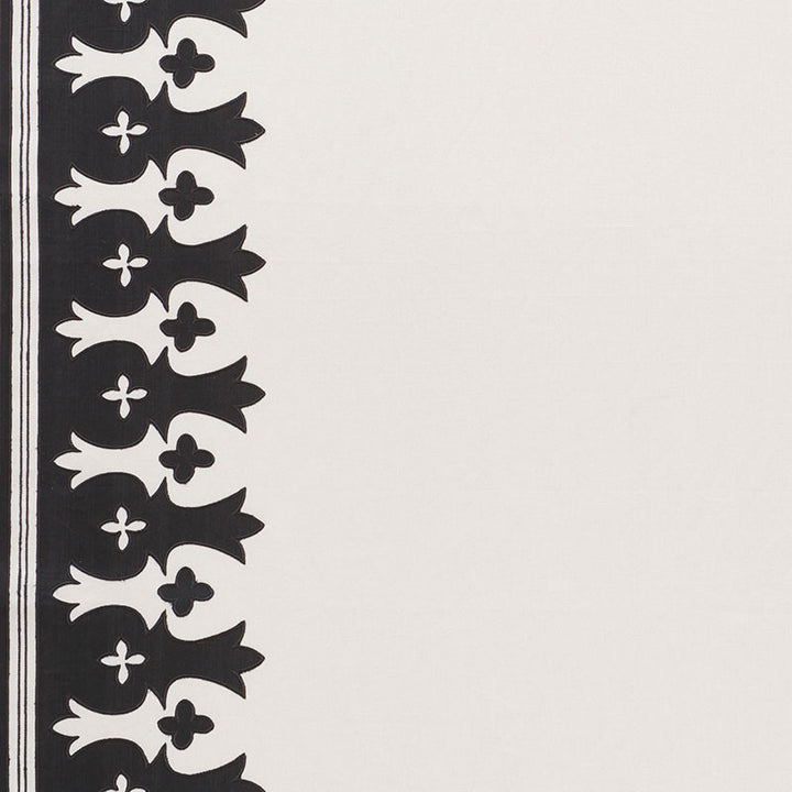 Bergama Carbon & Ivory 74181 by Schumacher Fabric OTTOMAN CHIC LINEN 50% COTTON 45% INDIA MARTINDALE 15,000 </p><p>Repeat: Horizontal: 52 3/4" (134CM) and Vertical: 5" (13CM) 52.75 - Fabric Carolina -