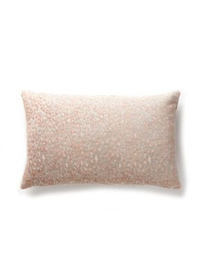 <p>Leopard Pillow 14 X 22 - Pink Sand A9LLEOPILL0003 by Scalamandre Pillows</p><p><strong>Required Minimum Quantity Purchase: Product</p><p>Book: AMAZINK</p><p>Content: 45% COTTON 31% VISCOSE 24% POLYESTER</p><p>Origin: U.S.A.</p><p>Performance: HEAVY DUTY</p><p>Repeat: Horizontal: 9.75" and Vertical: 7"</p><p>Width: 0</p>