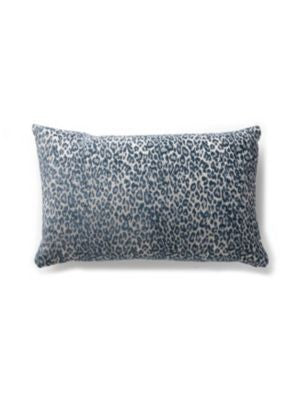 <p>Leopard Pillow 14 X 22 - Orion Blue A9LLEOPILL0008 by Scalamandre Pillows</p><p><strong>Required Minimum Quantity Purchase: Product</p><p>Book: AMAZINK</p><p>Content: 45% COTTON 31% VISCOSE 24% POLYESTER</p><p>Origin: U.S.A.</p><p>Performance: HEAVY DUTY</p><p>Repeat: Horizontal: 9.75" and Vertical: 7"</p><p>Width: 0</p>