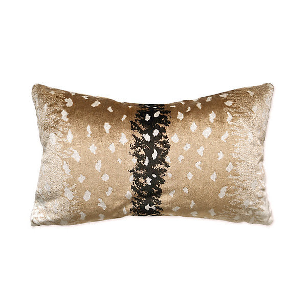 Antelope Lumbar Fawn by Scalamandre
 Pillow Scalamandre
 Pillow Antelope Lumbar FawnPillow 76% VISCOSE 24% ACRYLIC USA </p><p>Repeat: H: , V: - Fabric Carolina -