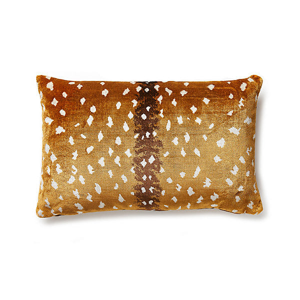 Antelope Lumbar Tawny by Scalamandre
 Pillow Scalamandre
 Pillow Antelope Lumbar TawnyPillow 76% VISCOSE 24% ACRYLIC USA </p><p>Repeat: H: , V: - Fabric Carolina -