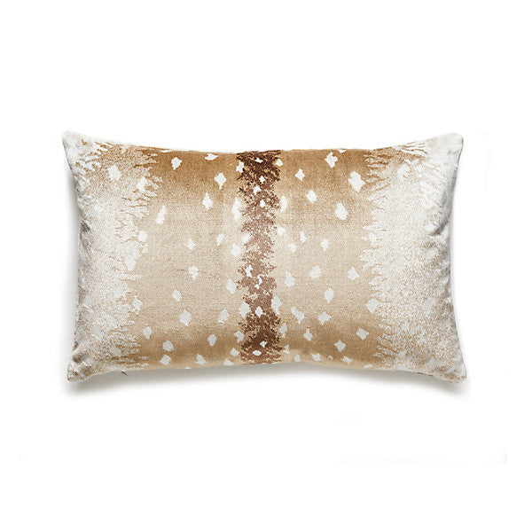 Antelope Lumbar Sahara by Scalamandre
 Pillow Scalamandre
 Pillow Antelope Lumbar SaharaPillow 76% VISCOSE 24% ACRYLIC USA </p><p>Repeat: H: , V: - Fabric Carolina -