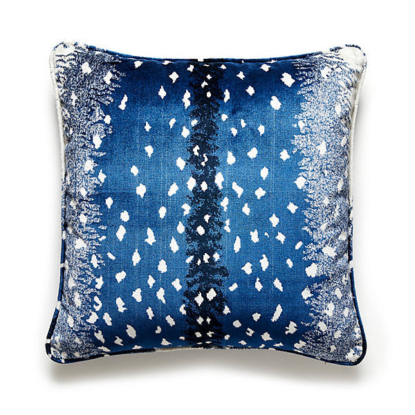 Antelope Midnight by Scalamandre
 Pillow Scalamandre
 Pillow Antelope MidnightPillow 76% VISCOSE 24% ACRYLIC USA </p><p>Repeat: H: , V: - Fabric Carolina -