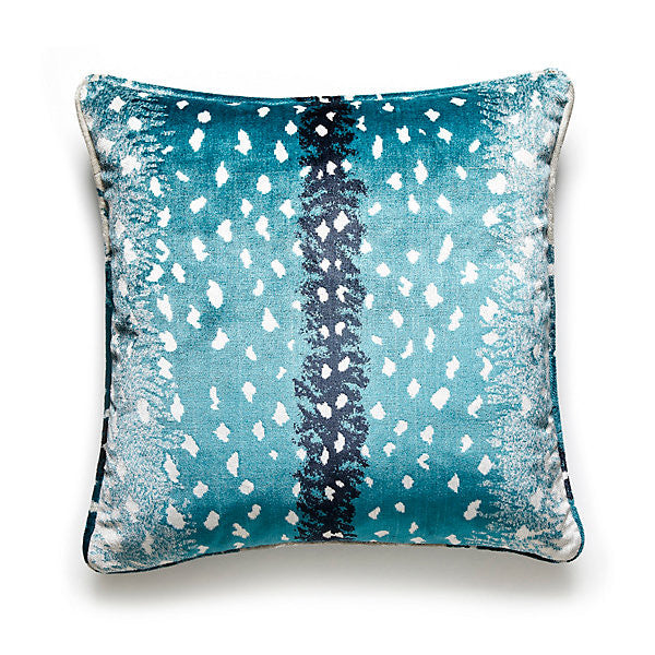 Antelope Peacock by Scalamandre
 Pillow Scalamandre
 Pillow Antelope PeacockPillow 76% VISCOSE 24% ACRYLIC USA </p><p>Repeat: H: , V: - Fabric Carolina -