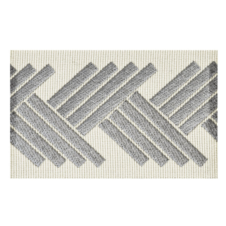 Amhearst 3 Pewter by Stout Trim Stout Trim Amhearst 3 PewterTrim VISIONS OF COLOR TRIM 99%SVI 1%POL CHINA </p><p>Repeat: H: 2.750, V: 0.000 2.5 in - Fabric Carolina -