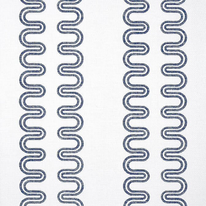 Herriot Way Navy AT9636 by Anna French Wallpaper Anna French Wallpaper Herriot Way Navy AT9636Wallpaper Savoy Paperweave KOREA </p><p>Repeat: V: 3.75 36 - Fabric Carolina -