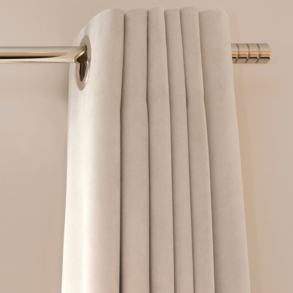 B8045 Signature Sateen White by Greenhouse Fabric 50% Cotton, 50% Polyester 100Yds/Rl USA </p><p>Repeat: None 54" - Fabric Carolina -