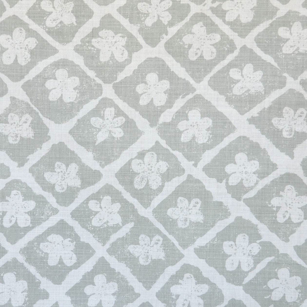 Pomeroy Grey/Oyster by Lee Jofa Fabric BLITHFIELD LINEN - 88%;POLYAMIDE - 12% United Kingdom Horizontal: 25 and Vertical: 19.25 52.75 - Fabric Carolina -