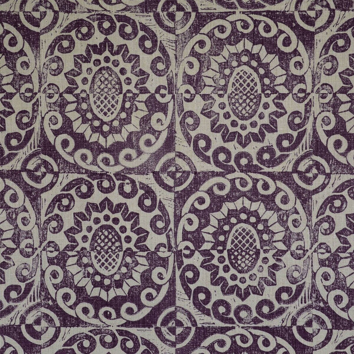 Pineapple On Rustic Aubergine by Lee Jofa Fabric BLITHFIELD LINEN - 100% United Kingdom Horizontal: 17.73 and Vertical: 31 53 - Fabric Carolina -
