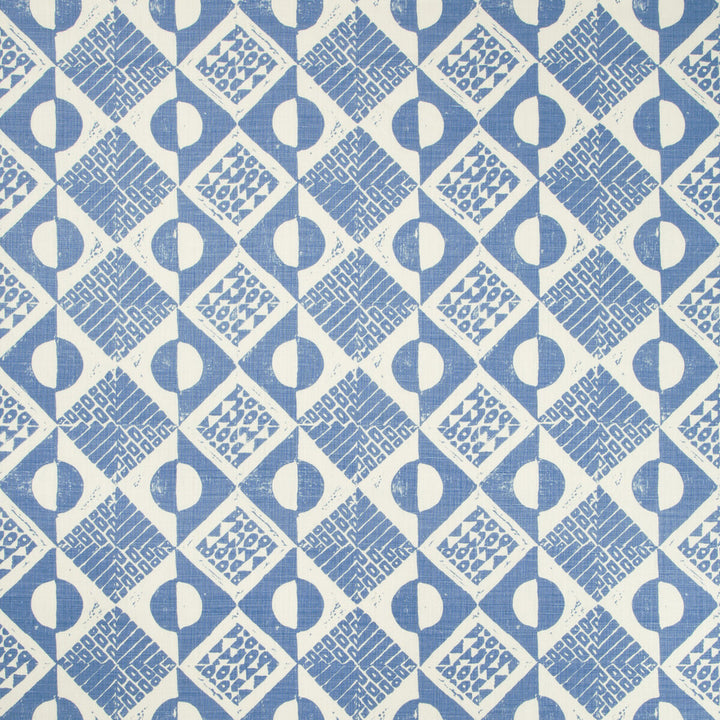 Circles And Squares Azure by Lee Jofa Fabric Lee Jofa Fabric Circles And Squares AzureFabric BLITHFIELD LINEN - 100% United Kingdom </p><p>Repeat: H: 13.4, V: 27.2 53.5 - Fabric Carolina -
