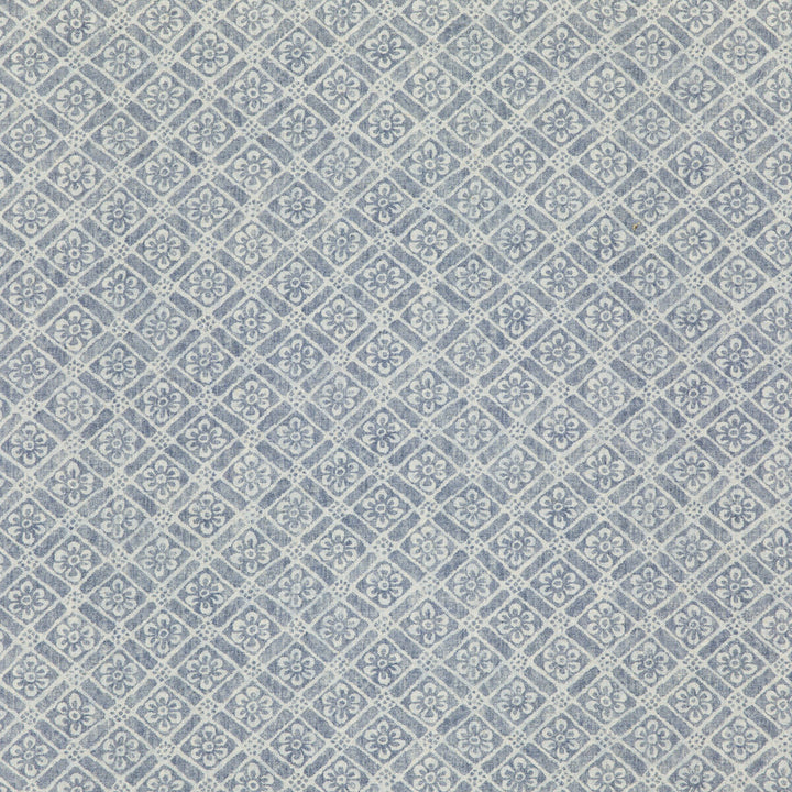 Moreton Trellis Indigo by G P & J Baker Fabric SIGNATURE PRINTS LINEN - 100% Thailand - Horizontal: 7.486 and Vertical: 9.85 52.796 - Fabric Carolina -