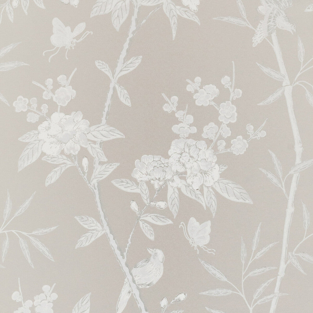 Peony & Blossom Soft Grey by G P & J Baker Wallcovering G P & J Baker Wallcovering Peony & Blossom Soft GreyWallcovering SIGNATURE NON WOVEN - 100% United Kingdom </p><p>Repeat: H: 20.488, V: 25.61 20.488 - Fabric Carolina -