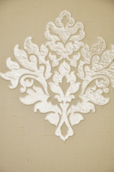 Coutts # 160 Bamboo by Maxwell Fabric TELAFINA SEASON II 100% SILK INDIA </p><p>Repeat: Horizontal: H-25 and Vertical: V-31.1 54" - Fabric Carolina -