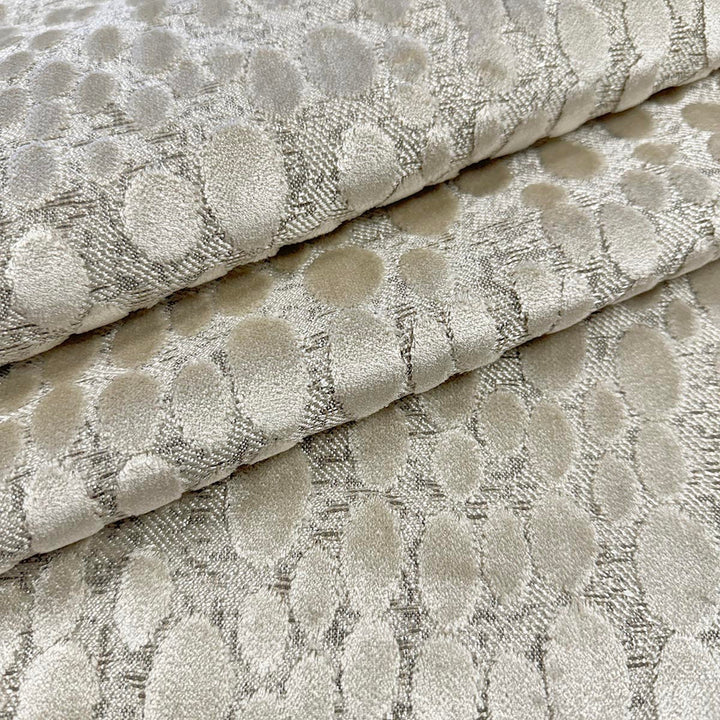 Daniel Pearl by Magnolia Fabric - 52%Poly, 48% Visc India 55,000 WYZ Horizontal: and Vertical: 54 - Fabric Carolina -
