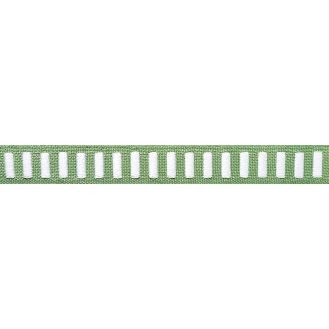 Dash Tape White on Spring E12129 by Thibaut Fabric Thibaut Fabric Dash Tape White on Spring E12129Fabric Tapes & Trims Volume 2 90% Cotton, 10% Polyester INDIA </p><p>Repeat: V: 0.5 1 - Fabric Carolina -