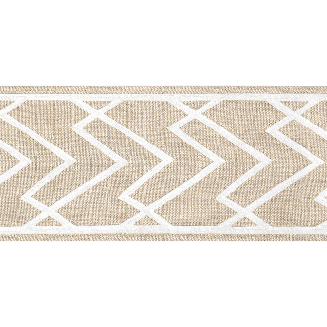 Summit Applique Tape White on Linen E12207 by Thibaut Fabric Thibaut Fabric Summit Applique Tape White on Linen E12207Fabric Tapes & Trims Volume 3 75% Linen, 25% Polyester INDIA </p><p>Repeat: V: 2.5 4 - Fabric Carolina -