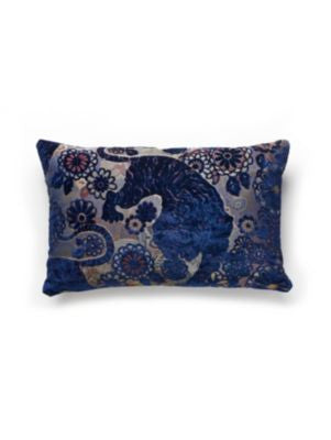 <p>Siberian Tiger Pillow 14 X 22 - Sapphire Flame EALSIBERPIL0002 by Scalamandre Pillows</p><p><strong>Required Minimum Quantity Purchase: Product</p><p>Book: </p><p>Content: PILE: 100% VISCOSE, 28% MAKO COTTON, 30% VISCOSE, 42% POLYESTER</p><p>Origin: U.S.A.</p><p>Performance: </p><p>Repeat: Horizontal: and Vertical: </p><p>Width: 0</p>