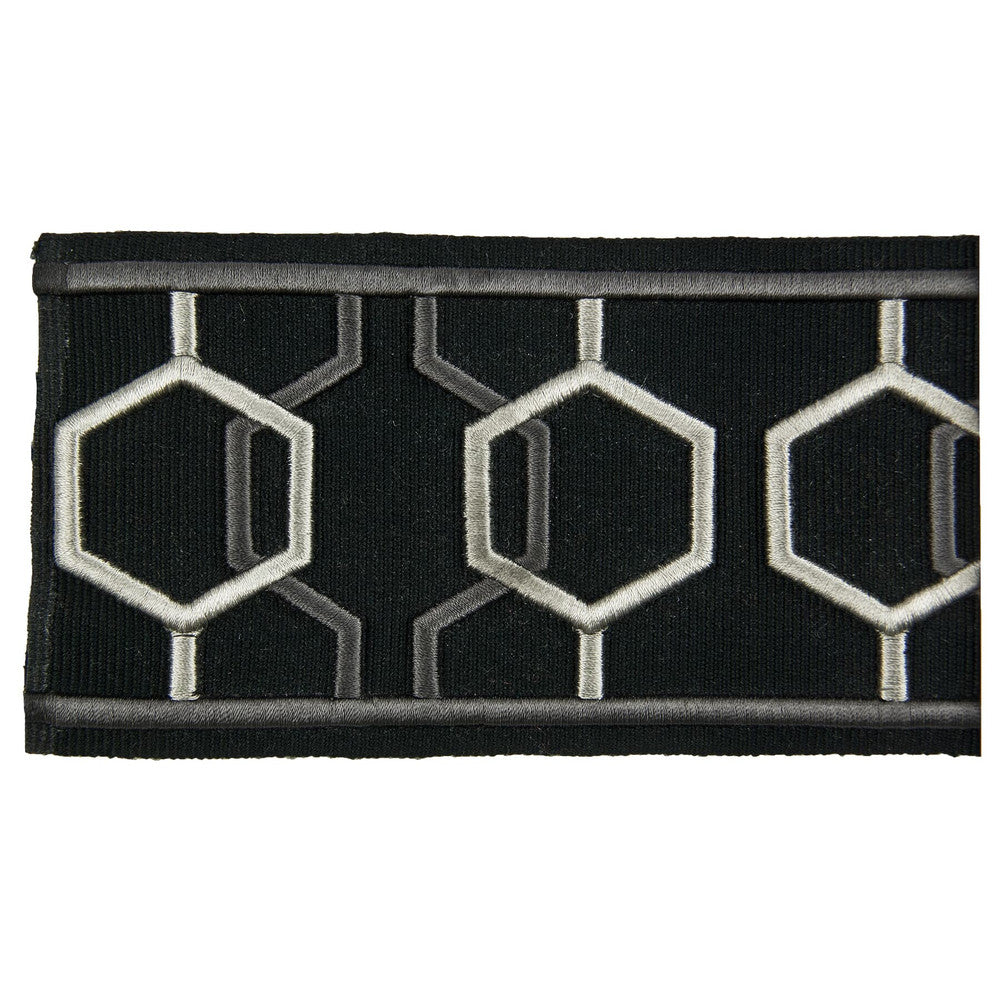 Drawbridge 7 Spice by Stout Trim Stout Trim Drawbridge 7 SpiceTrim Mystique Trim 49%Cot 45%Svi 6%Pol China </p><p>Repeat: H: 0, V: 4 0.38 in - Fabric Carolina -